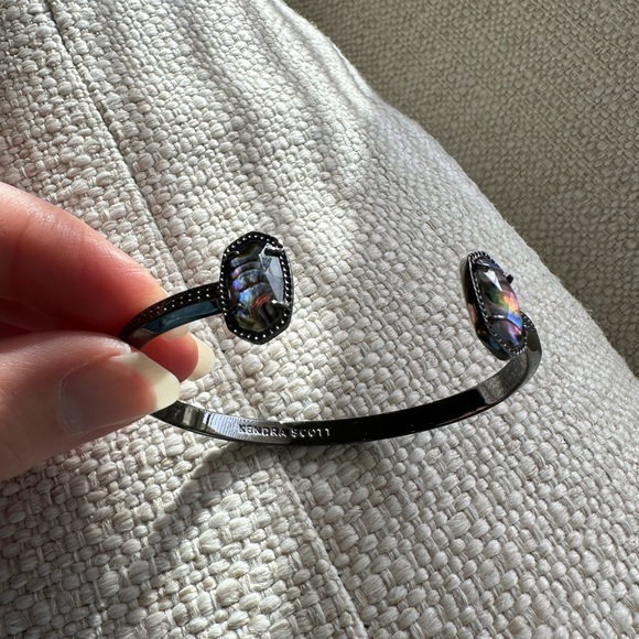 Kendra Scott Elton Gold Cuff Bracelet in Abalone Shell - Picture 2 of 6